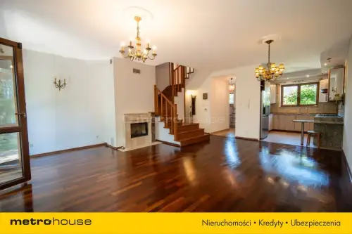 Julianów ,  Leszczynowy Zaułek   11