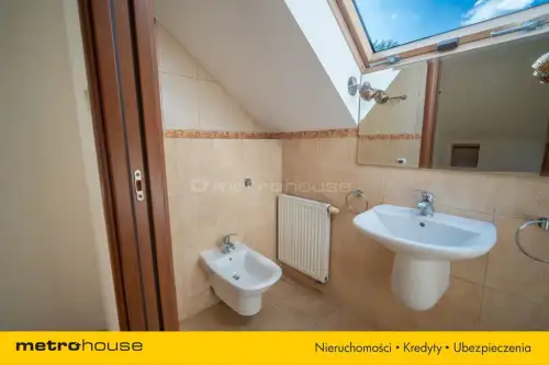 Julianów ,  Leszczynowy Zaułek   2