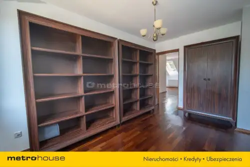 Julianów ,  Leszczynowy Zaułek   3