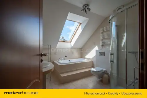 Julianów ,  Leszczynowy Zaułek   6