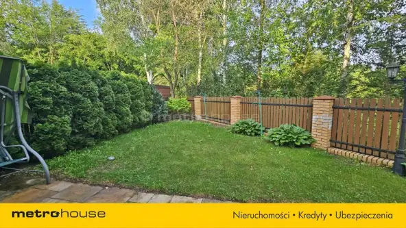 Julianów ,  Leszczynowy Zaułek   9