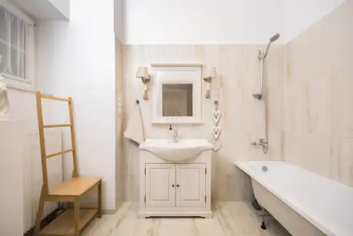 Poznań ,  Józefa Chełmońskiego   8