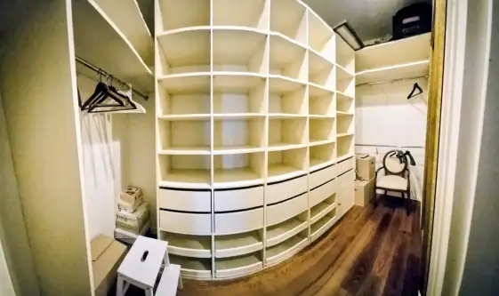 Warszawa ,  Prymasa Augusta Hlonda   9