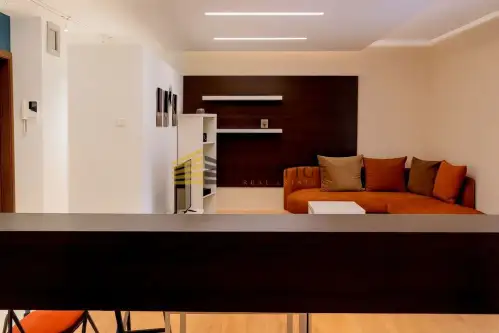 Warszawa ,  al. 3 Maja   4