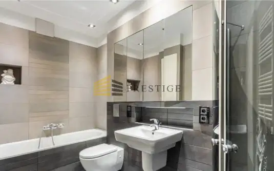 Warszawa ,  Leszczyńska   7