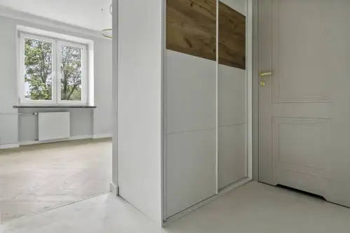 Warszawa ,  Leszno   7