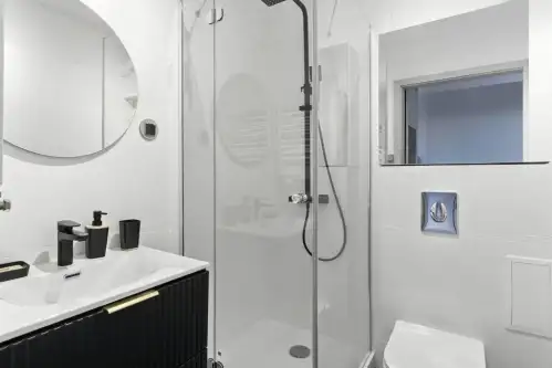 Warszawa ,  Leszno   9