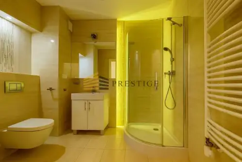 Warszawa ,  Grzybowska   11