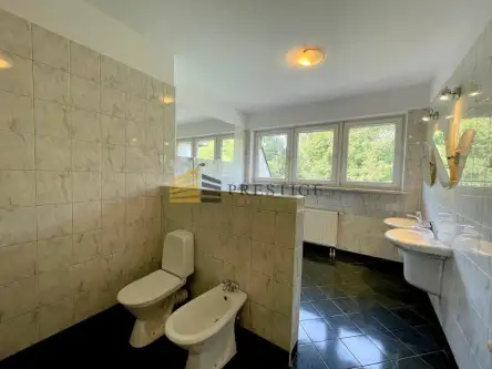 Warszawa ,  Podchorążych   12