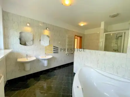 Warszawa ,  Podchorążych   13