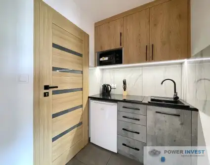 Kraków ,  Powstańców   4