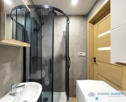 Kraków ,  Powstańców   5