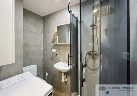 Kraków ,  Powstańców   6