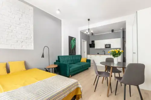 Poznań ,  Poznańska   5