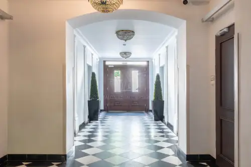 Poznań ,  Poznańska   8