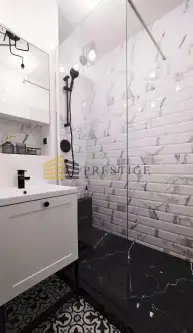 Warszawa ,  Hoża   7