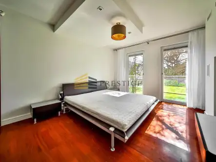 Warszawa ,  Zbyszka Cybulskiego   18