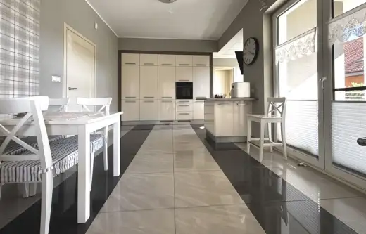 Rumia ,  Wąska   14