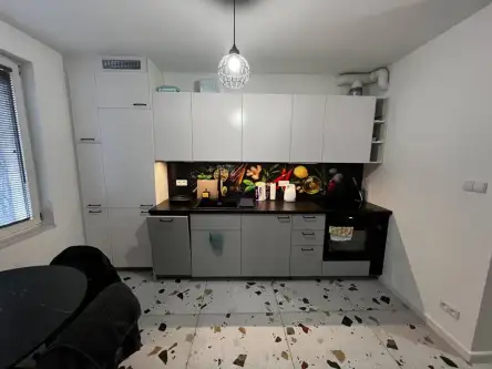 Warszawa ,  Emilii Plater   5