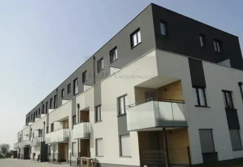 Wrocław ,  Nepalska   10