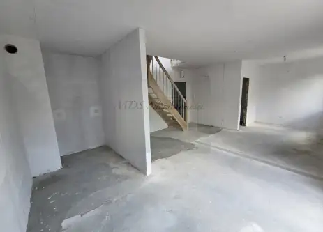 Wrocław ,  Nepalska   9