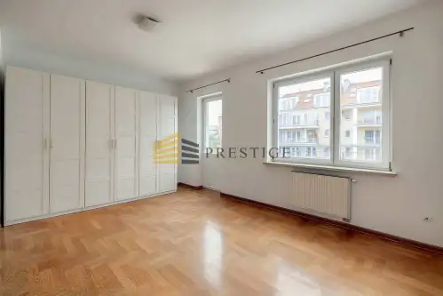 Warszawa ,  Grochowska   6