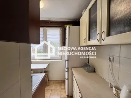 Gdynia ,  Chylońska   10