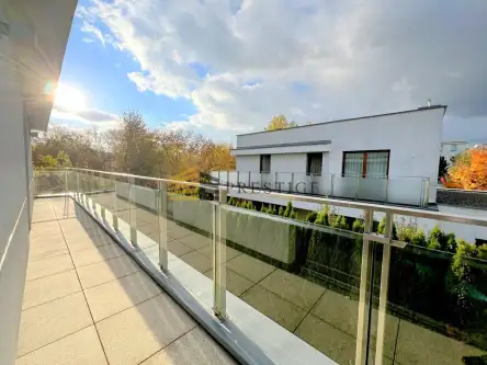 Warszawa ,  Al. Wilanowska   8