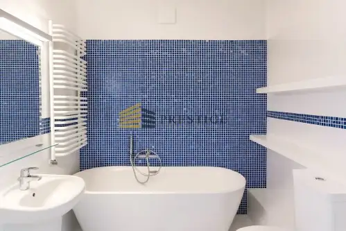 Warszawa ,  Miodowa   6