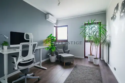 Warszawa ,  Aleja Rzeczypospolitej   7