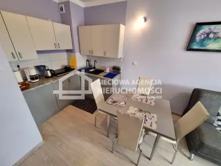 Stegna ,  Powstańców Warszawy   10