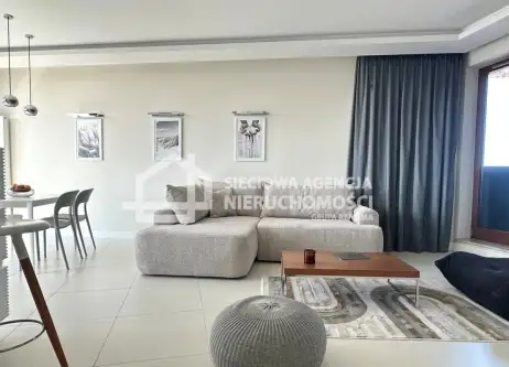 Gdynia ,  A. Hryniewickiego   4