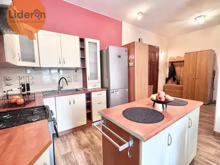 Łódź ,  Dębowa   10