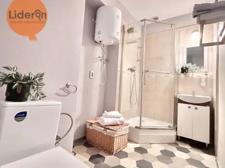 Łódź ,  Dębowa   12