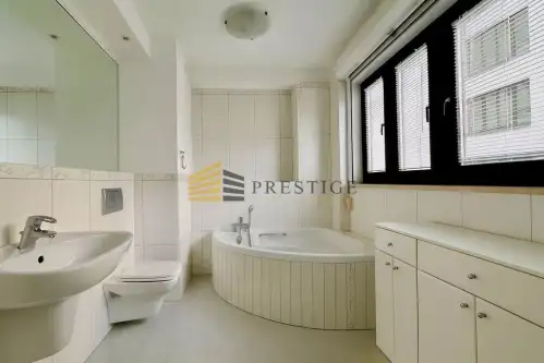 Warszawa ,  Grzybowska   11