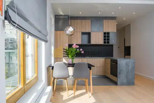 Warszawa ,  Wałowa   4