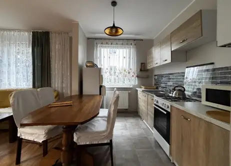 Suchy dwór ,  Jana Kochanowskiego   6