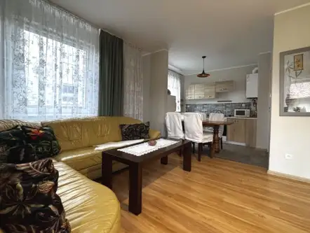 Suchy dwór ,  Jana Kochanowskiego   8