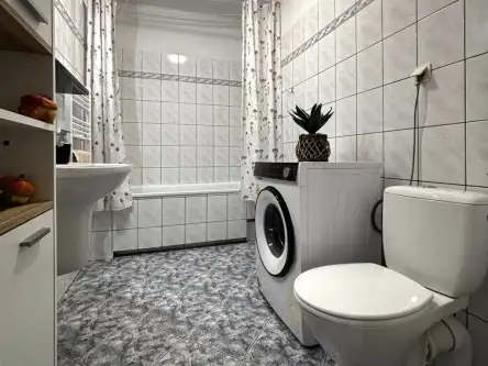 Suchy dwór ,  Jana Kochanowskiego   9