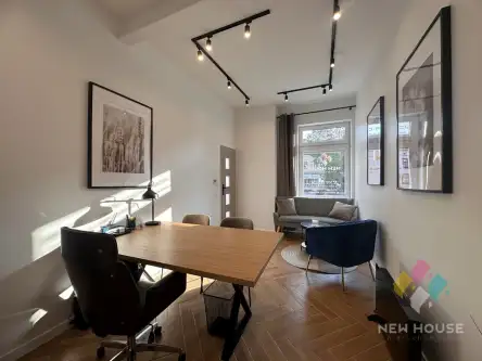 Mikołajki ,  Plac Wolności   9