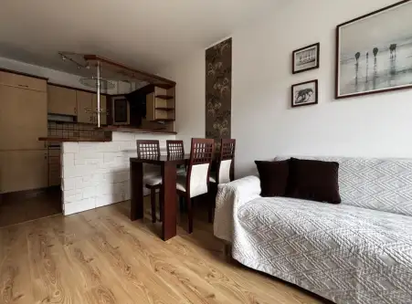 Gdynia ,  Modrzewiowa   9