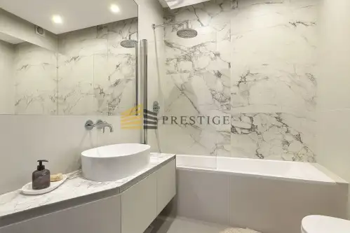 Warszawa ,  Stawki   15