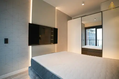 Warszawa ,  Prosta   11