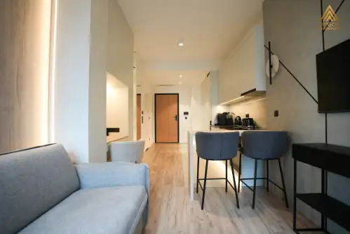 Warszawa ,  Prosta   7