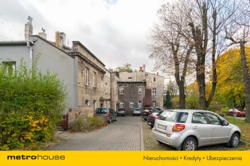 Katowice ,  Jesionowa   10