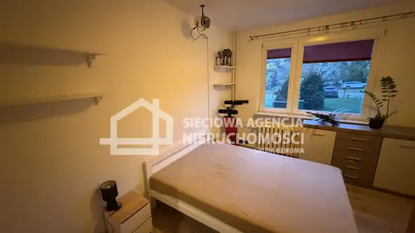 Gdynia ,  Żelazna   4