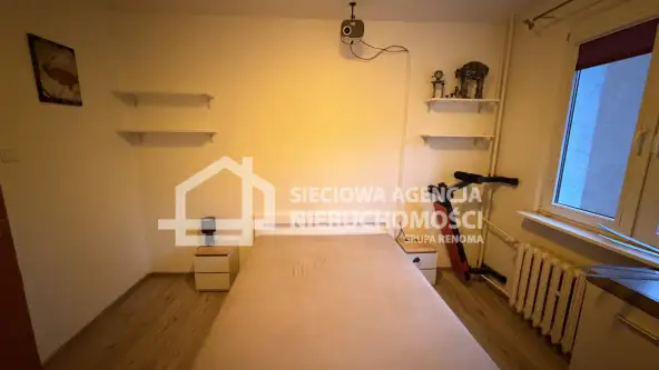 Gdynia ,  Żelazna   6