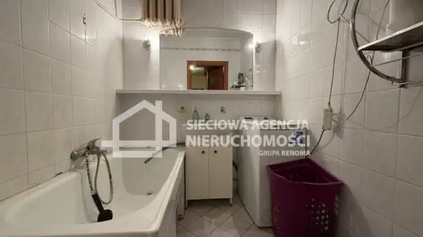 Gdynia ,  Żelazna   7