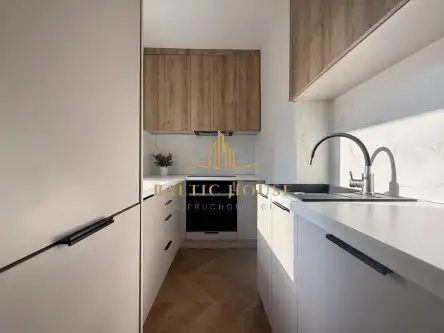 Gdynia ,  Gniewska   8