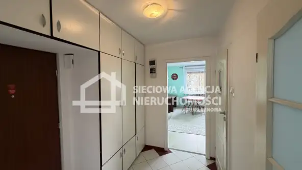 Gdynia ,  Powstania Wielkopolskiego   8